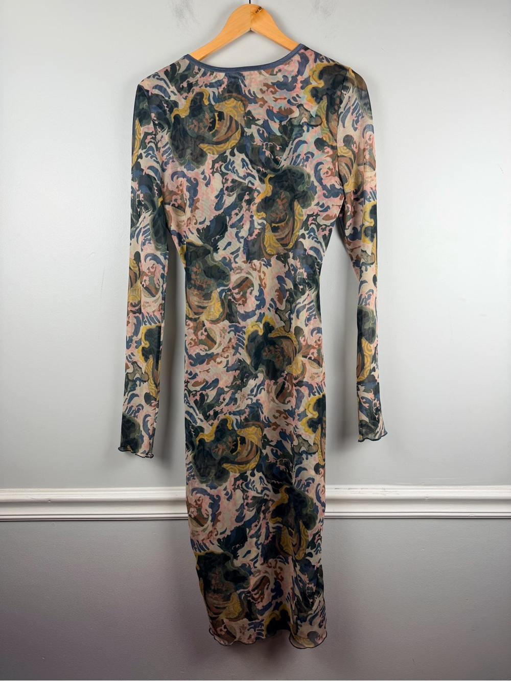 Elizabeth & James double mesh midi length long sleeve dress size medium - Picture 4 of 4